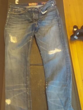 Men's Slim Straight Distressed Jeans in Light Blue